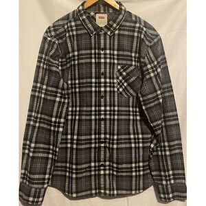 LEVIS Men's LARGE BUTTON‎ DOWN 60% cotton 40% polyester LIGHT WEIGHT